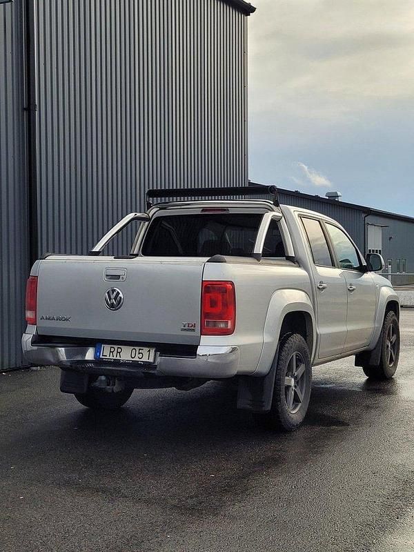 Silver Begagnad 2011 VW Amarok Highline Pickup | 115 000 kr (Dyr) - Bild 1/4