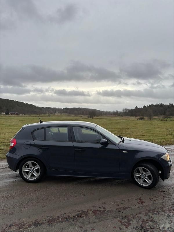 Begagnad 2006 BMW 116 Halvkombi | 29 000 kr (Marknadspris) - Bild 1/4