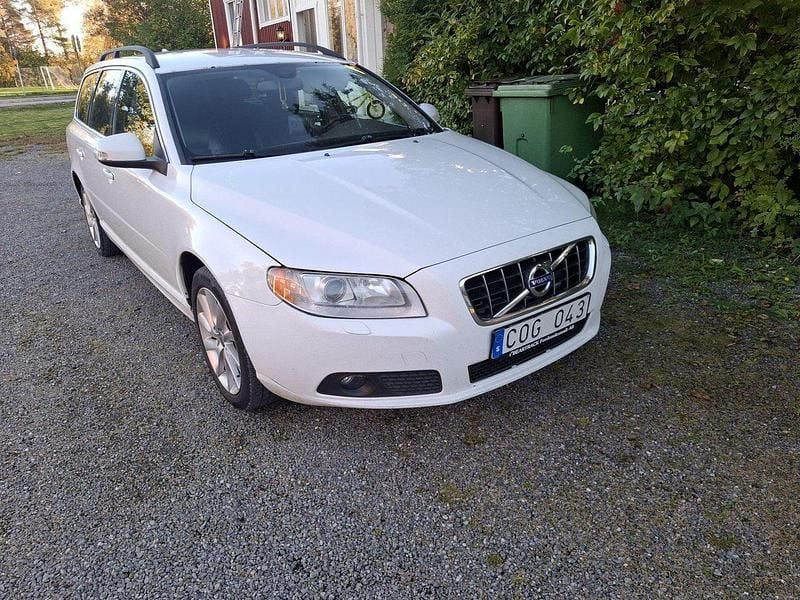 Begagnad 2011 Volvo V70 Kombi | 45 000 kr - Bild 1/4
