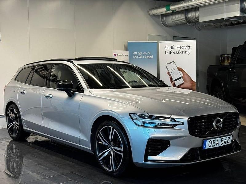 Begagnad Volvo V60 R-Design 456 HK (335 kW) 2022 Silver Kombi