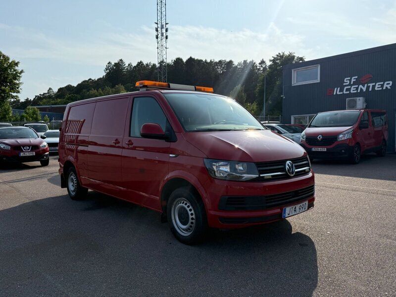 Röd Begagnad 2019 VW T6.1 Van | 179 900 kr (Superpris) - Bild 1/4