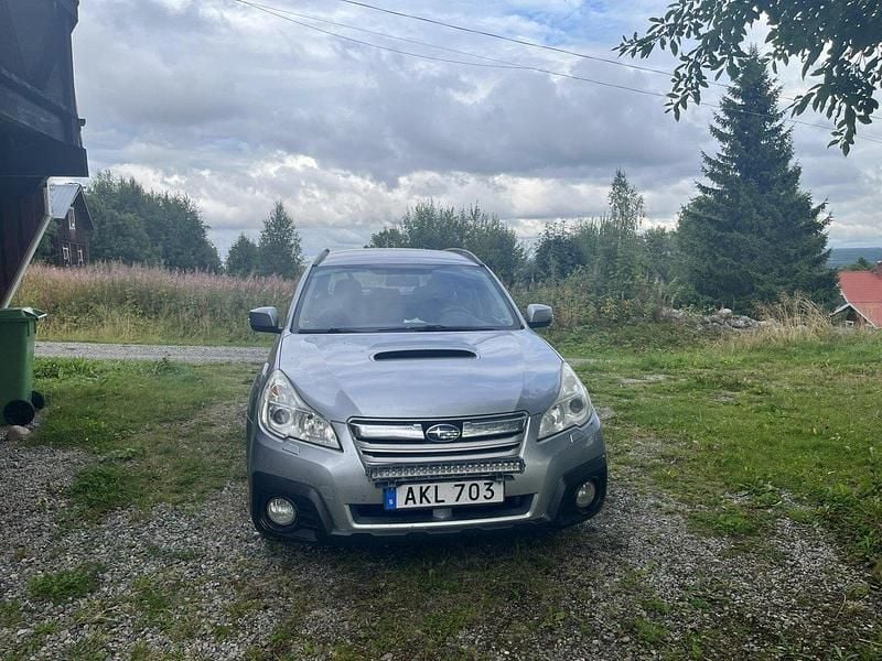 Silver Begagnad 2014 Subaru Outback SUV | 62 000 kr (Superpris) - Bild 1/4