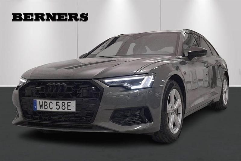 Grå Begagnad 2024 Audi A6 Sport Kombi | 499 900 kr (Marknadspris) - Bild 1/4