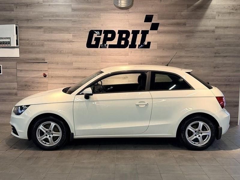 Begagnad Audi A1 Ambition 105 HK (77 kW) 2011 Vit Halvkombi