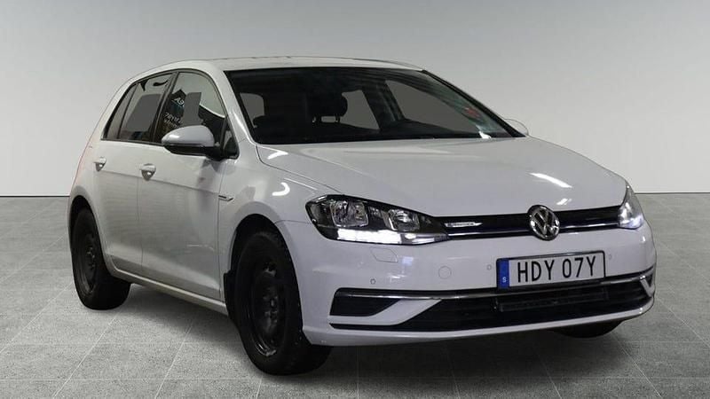 Vit Begagnad 2019 VW Golf VII Halvkombi | 128 900 kr (Bra pris) - Bild 1/4