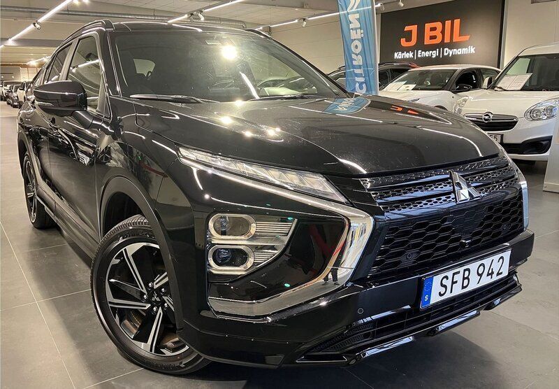 Svart Begagnad 2023 Mitsubishi Eclipse Cross Instyle SUV | 329 900 kr (Marknadspris) - Bild 1/4