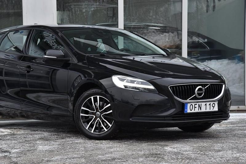Begagnad Volvo V40 150 HK (110 kW) 2017 Svart