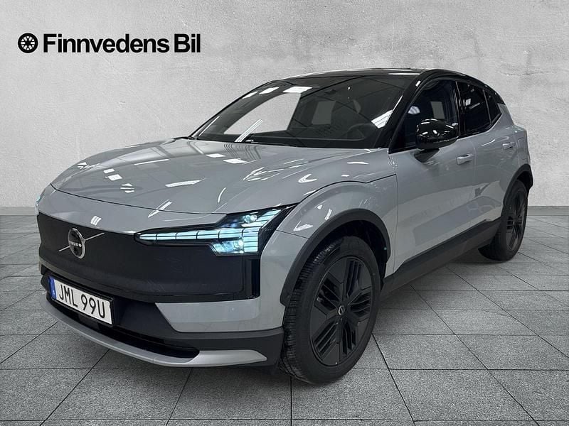 Grå Begagnad 2025 Volvo EX30 CC Performance | 550 000 kr - Bild 1/4