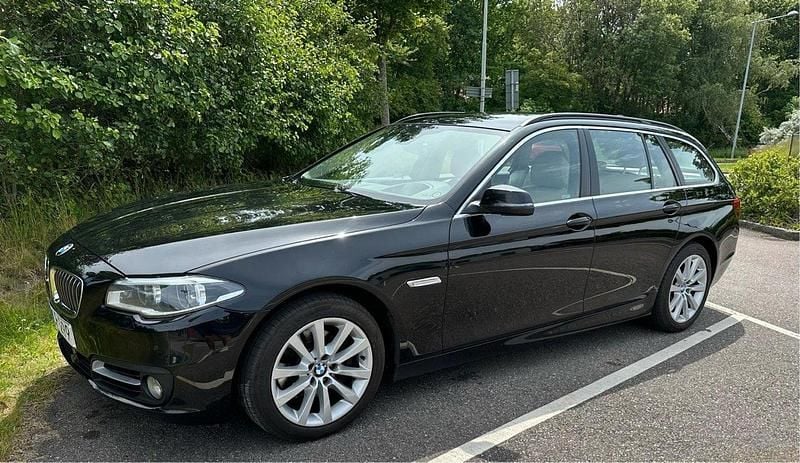 Svart Begagnad 2016 BMW 520 Kombi | 147 000 kr (Bra pris) - Bild 1/4