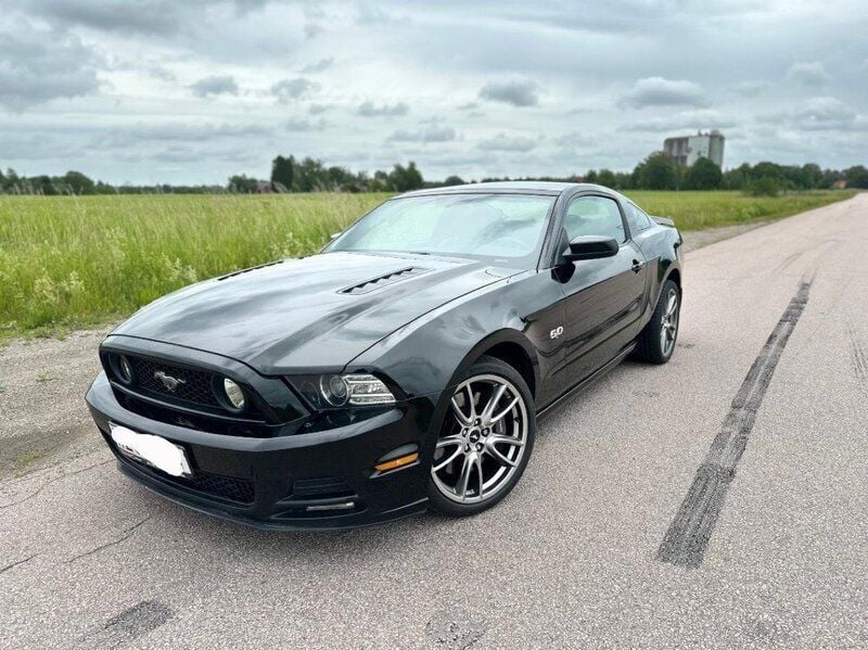 Svart Begagnad 2013 Ford Mustang GT Sportkupé | 389 000 kr - Bild 1/4