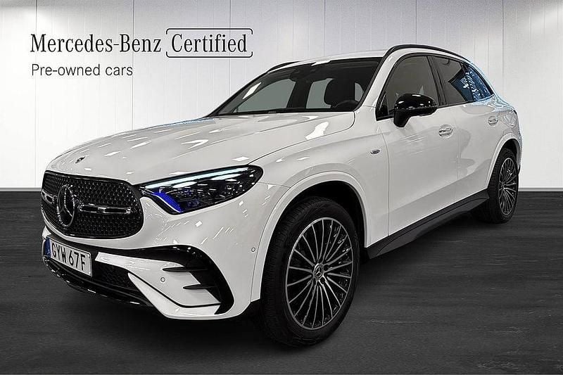 Vit Begagnad 2025 Mercedes GLC300e AMG SUV | 699 000 kr (Bra pris) - Bild 1/4