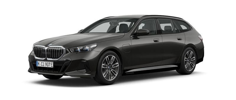Ny 2025 BMW 530e Comfort Edition Kombi | 733 300 kr (Bra pris) - Bild 1/4