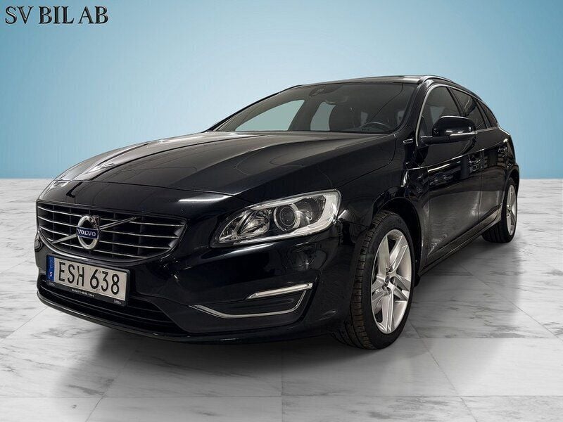 Svart Begagnad 2017 Volvo V60 Momentum Kombi | 199 000 kr (Marknadspris) - Bild 1/4