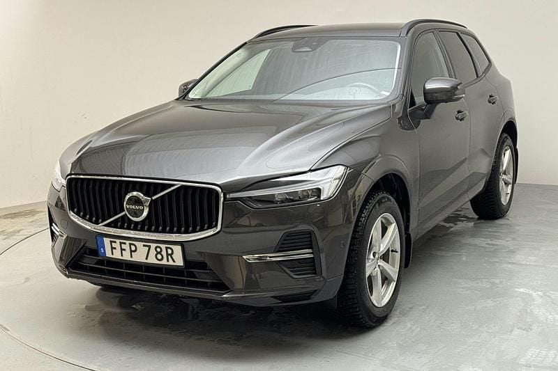Begagnad Volvo XC60 Momentum 250 HK (183 kW) 2022 Mörkgrå SUV