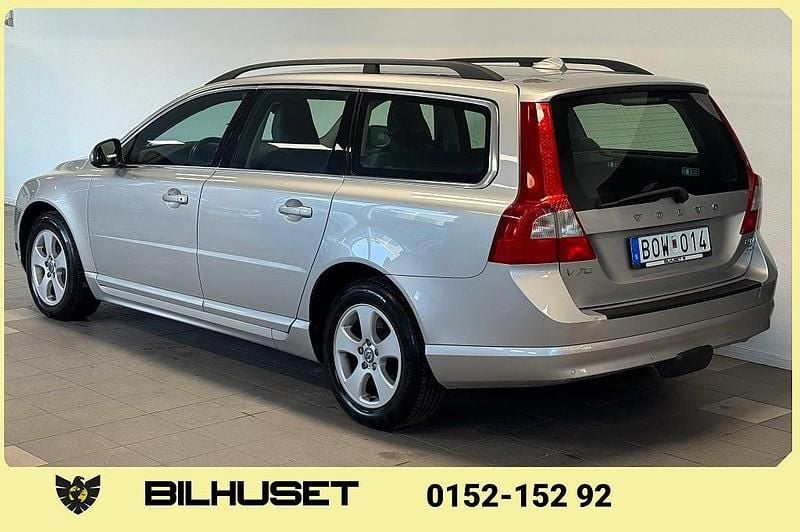 Begagnad Volvo V70 Momentum 231 HK (169 kW) 2009 Ljusgrå Kombi