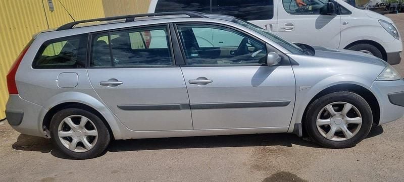 Grå Begagnad 2007 Renault Mégane GrandTour Kombi | 10 000 kr (Superpris) - Bild 1/3