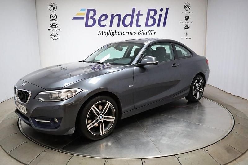 Begagnad BMW 220 Sport Line 184 HK (135 kW) 2015 Mineralgrå metallic Sportkupé