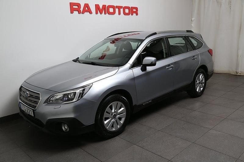 Begagnad Subaru Outback 175 HK (128 kW) 2015 Silver Kombi
