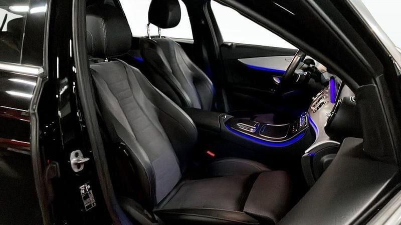 Begagnad Mercedes 300 194 HK (142 kW) 2023 Svart Kombi