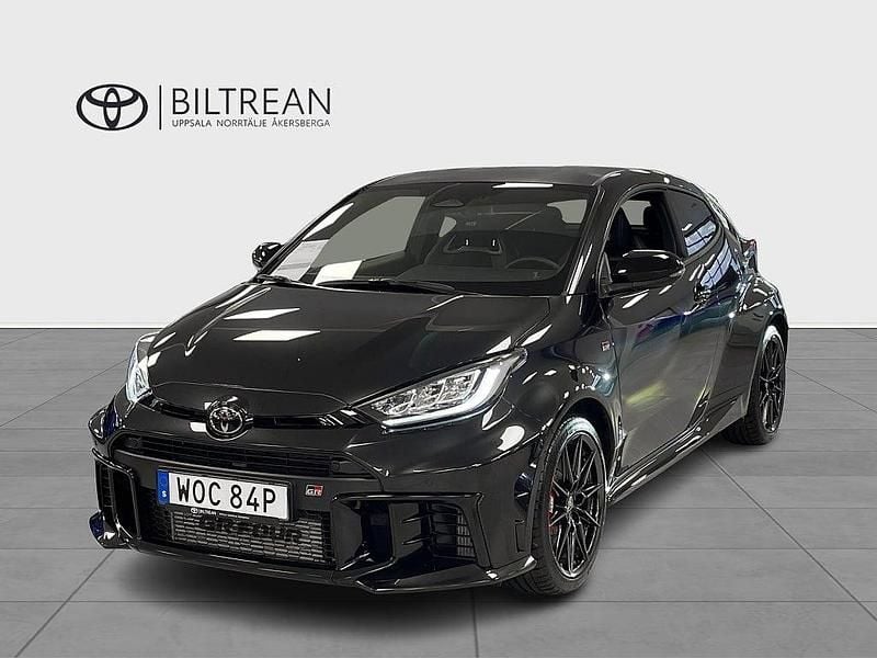 Svart Begagnad 2024 Toyota Yaris Premium Halvkombi | 588 000 kr - Bild 1/4