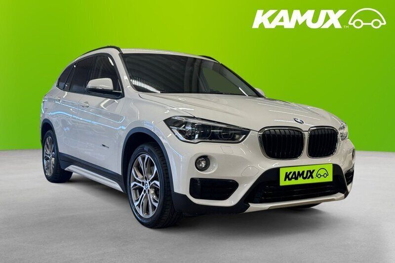 Vit Begagnad 2018 BMW X1 Sport Line SUV | 189 700 kr (Bra pris) - Bild 1/4