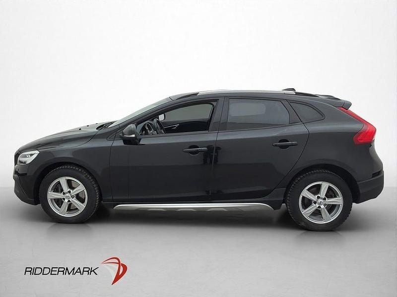 Begagnad Volvo V40 CC 152 HK (111 kW) 2019 Svart Kombi