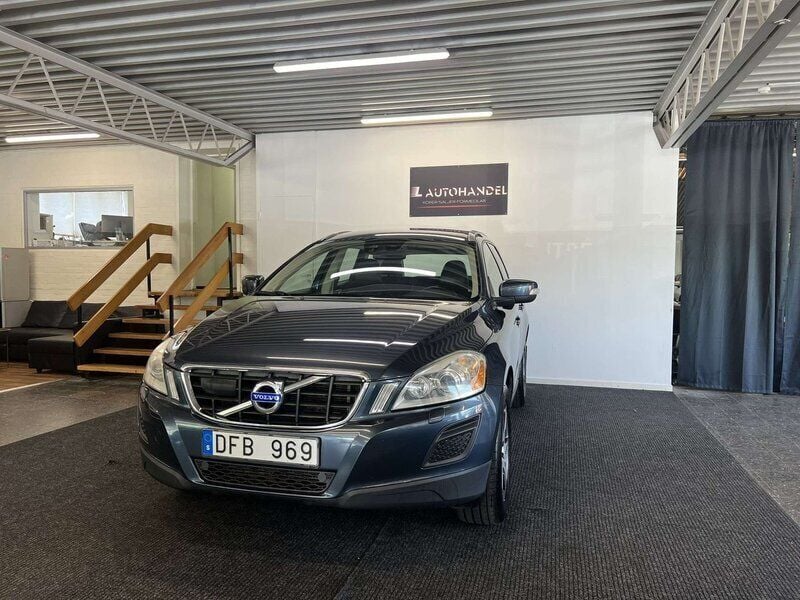 Blå Begagnad 2011 Volvo XC60 Summum SUV | 104 900 kr (Bra pris) - Bild 1/4