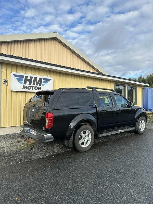 Svart Begagnad 2007 Nissan Navara Pickup | 69 900 kr (Dyr) - Bild 1/4