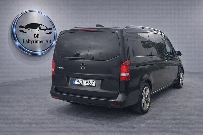 Begagnad Mercedes V250 191 HK (140 kW) 2017 Svart Minibuss