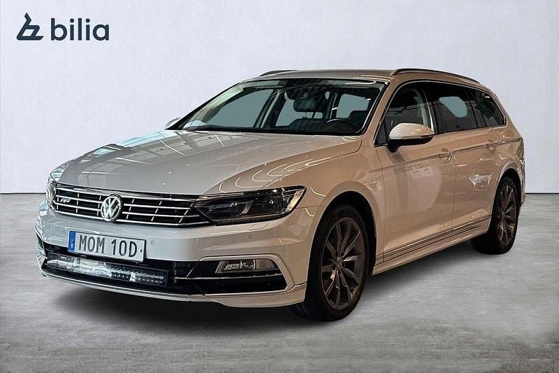 Vit Begagnad 2019 VW Passat Executive Kombi | 209 900 kr (Marknadspris) - Bild 1/4