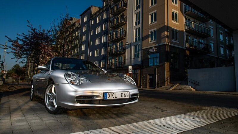 Silver Begagnad 2003 Porsche 996 Sportkupé | 369 000 kr - Bild 1/4
