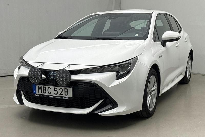 Vit Begagnad 2020 Toyota Corolla Active | 229 900 kr - Bild 1/4