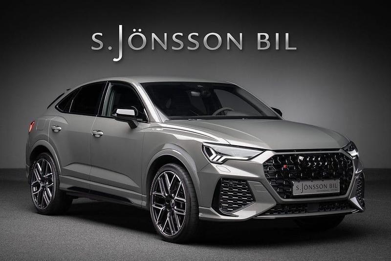 Grå Begagnad 2023 Audi RS Q3 Sportback Premium SUV | 719 000 kr - Bild 1/4
