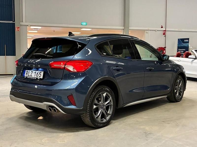 Begagnad Ford Focus Active 125 HK (91 kW) 2021 Blå Halvkombi