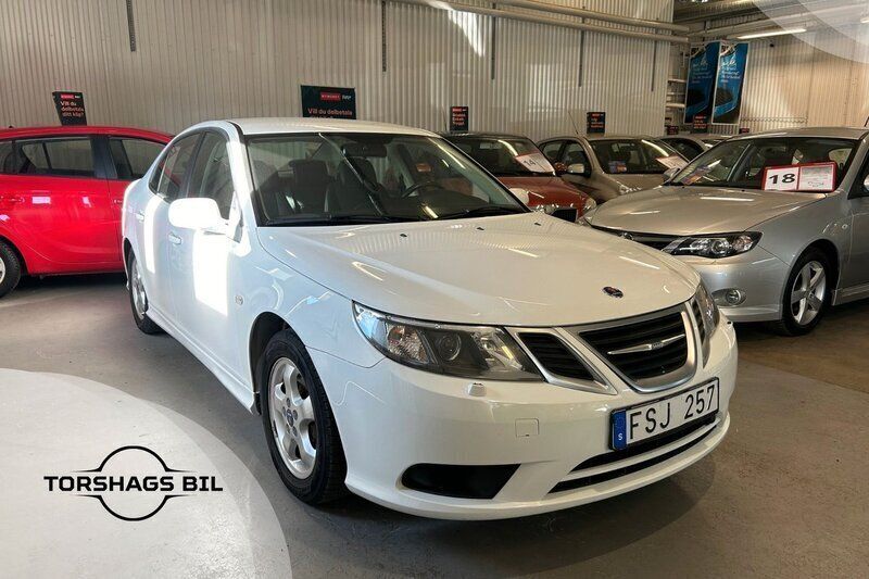 Vit Begagnad 2010 Saab 9-3 Linear Sedan | 49 900 kr (Marknadspris) - Bild 1/4