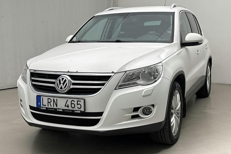 Vit Begagnad 2011 VW Tiguan Sportline SUV | 62 000 kr - Bild 1/4