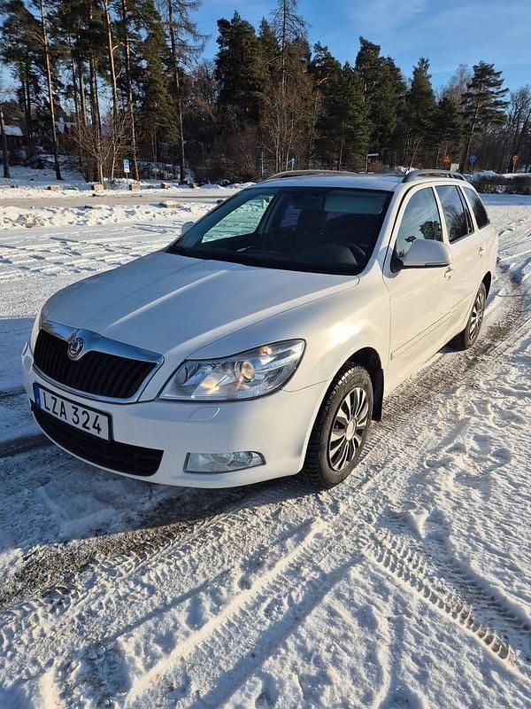 Begagnad Skoda Octavia 140 HK (102 kW) 2012
