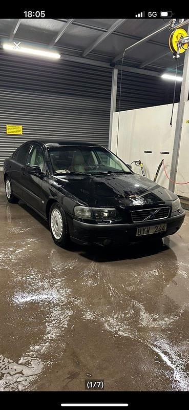 Begagnad 2004 Volvo S60 Sedan | 15 000 kr (Bra pris) - Bild 1/4