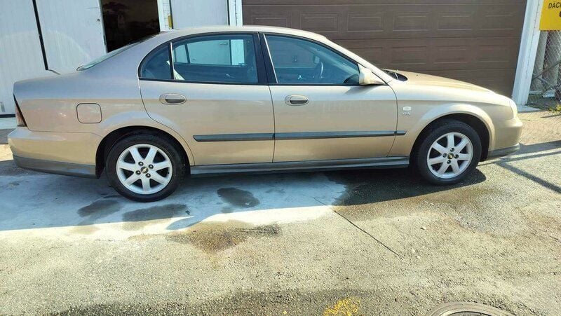 Ljusbrun Begagnad 2005 Chevrolet Evanda Sedan | 34 900 kr - Bild 1/4