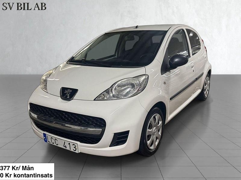 Vit Begagnad 2010 Peugeot 107 Halvkombi | 34 900 kr (Marknadspris) - Bild 1/4