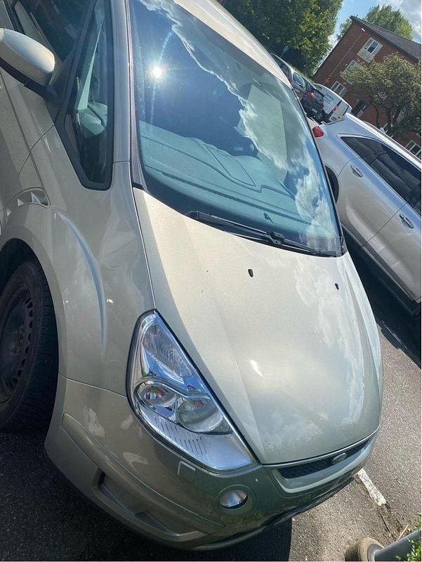 Grå Begagnad 2010 Ford S-MAX S Minibuss | 40 000 kr - Bild 1/4