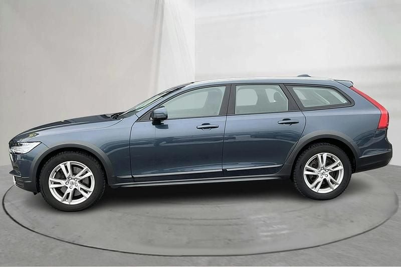 Begagnad Volvo V90 CC 190 HK (139 kW) 2019 Mörkblå Kombi