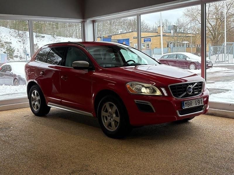 Begagnad Volvo XC60 R-Design 215 HK (158 kW) 2011 Röd SUV