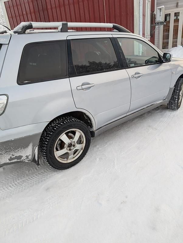 Begagnad Mitsubishi Outlander 160 HK (117 kW) 2004 SUV