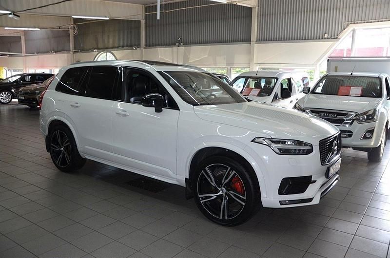Vit Begagnad 2016 Volvo XC90 R-Design SUV | 249 900 kr - Bild 1/4