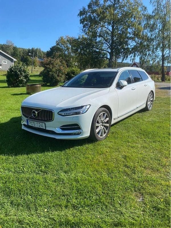 Vit Begagnad 2018 Volvo V90 Kombi | 199 000 kr (Marknadspris) - Bild 1/4