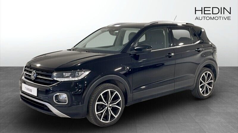 Svart (black) Begagnad 2020 VW T-Cross GT SUV | 194 900 kr (Marknadspris) - Bild 1/4