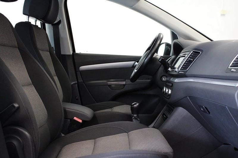 Begagnad VW Sharan 140 HK (102 kW) 2013 Svart Minibuss