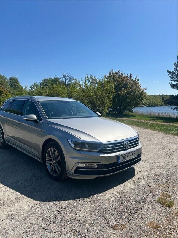 Silver Begagnad 2017 VW Passat GT Kombi | 150 000 kr (Bra pris) - Bild 1/4