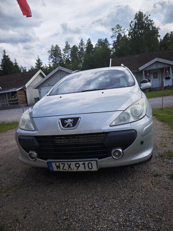 Grå Begagnad 2006 Peugeot 307 Kombi | 12 000 kr (Superpris) - Bild 1/4